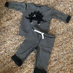 Carter’s Matching Set